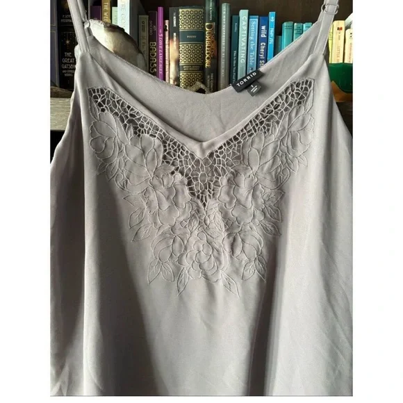 Torrid Gray Camisole with Lace Detail Women’s Size 1x - Picture 5 of 7